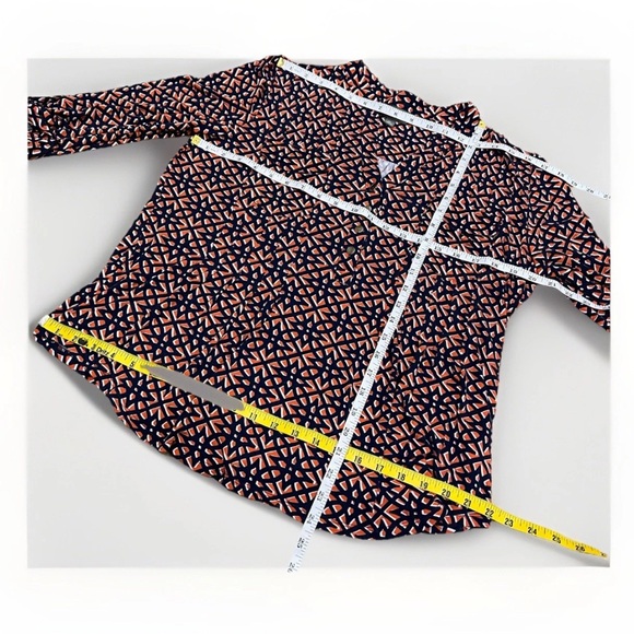 Button Down Woman Blouse 3/4 Sleeve Geometric V-neck Size XL by Roz & Ali - Picture 6 of 9